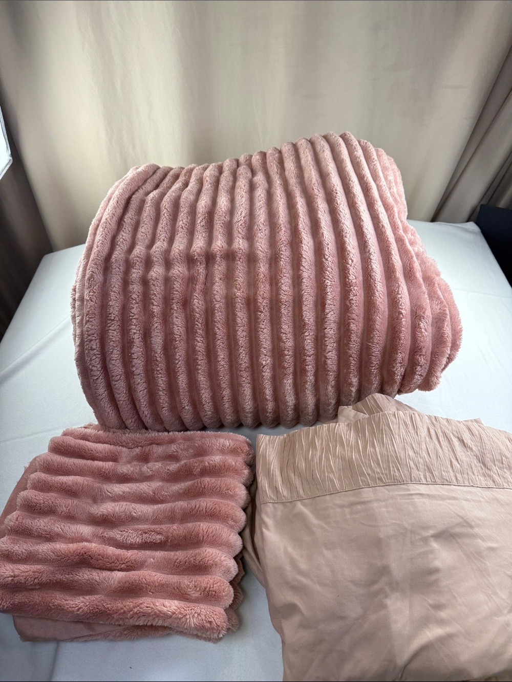 Bedsure Plush Ribbed Pink Throw Blanket - Soft Cozy Home Bedding full size